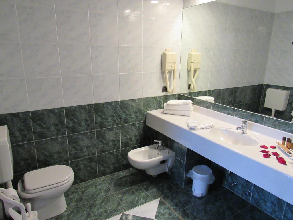 Green Hotel Settimo Torinese Exterior photo